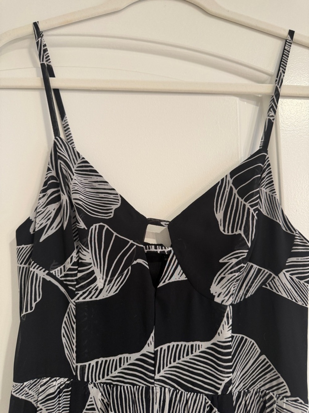 Express Dress - Picture 3 of 9
